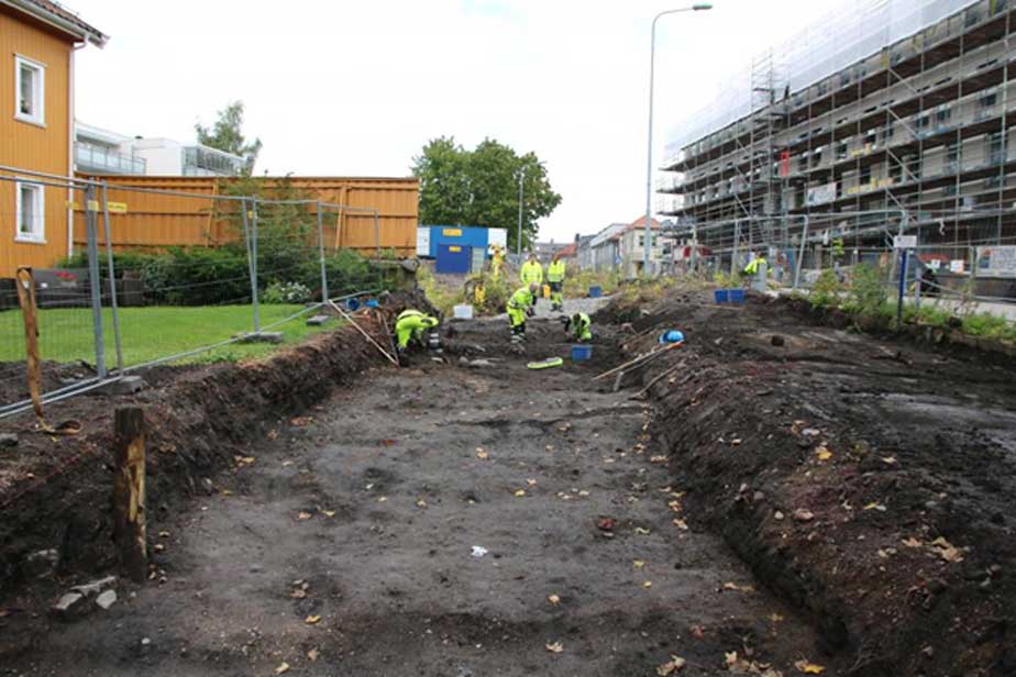 La pieza de ajedrez medieval fue descubierta en la calle Puerta de Anders Madsens de la ciudad de Tønsberg, Noruega. (Imagen: Thomas Wrigglesworth, NIKU)