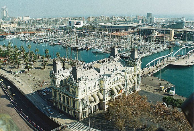 Vista panorámica del muelle deportivo de Barcelona, España, uno de los principales puertos del Mediterráneo. (Public Domain)