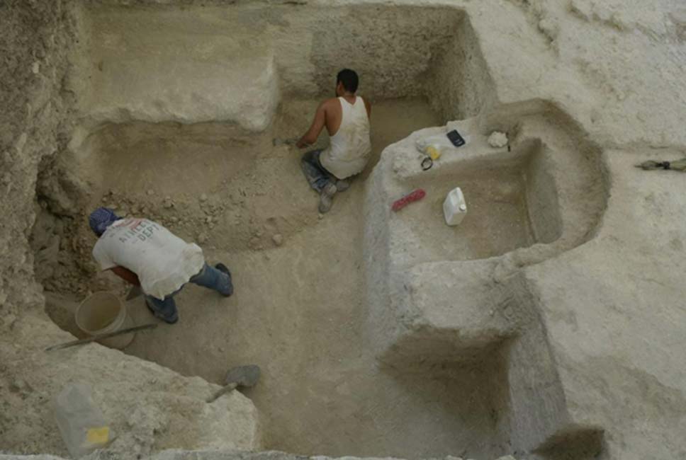 Se accedÃ­a al baÃ±o atravesando un tÃºnel y un tramo de escaleras hasta llegar a una gran sala similar a una gruta (Imagen: J Zralka/PAP)