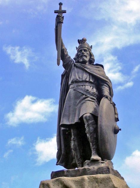 Estatua de Alfredo el Grande en Winchester; está considerado uno de los más grandes reyes de Inglaterra. (Fotografía: Odejea/Wikimedia Commons)