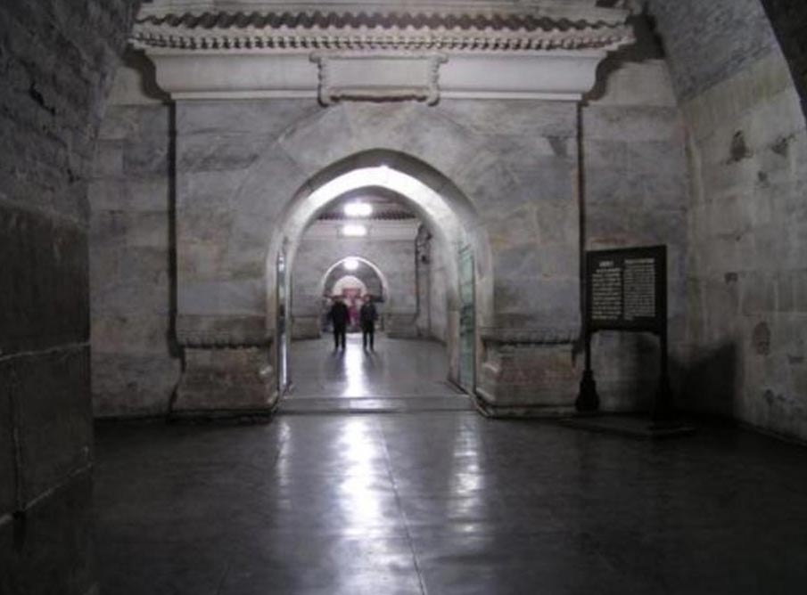 Interior de la tumba Dingling, una de las Tumbas de la Dinastía Ming, complejo de mausoleos construido por los emperadores chinos de la dinastía Ming. (Louis Le Grand/CC BY-SA 3.0)