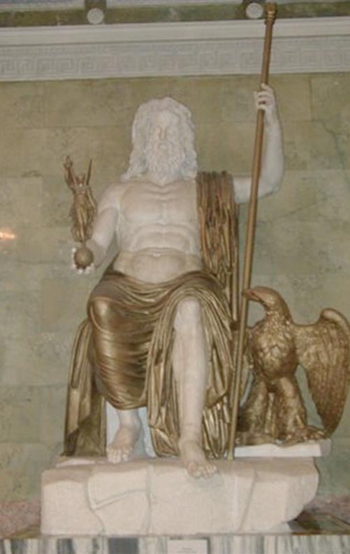 Un Zeus romano sentado, de mármol y bronce (restaurado), siguiendo el modelo establecido por Fidias y al que debía parecerse el del Templo de Olimpia. (Museo del Hermitage, San Petersburgo). Fotografía por Sanne Smit. (en.wikipedia.org)