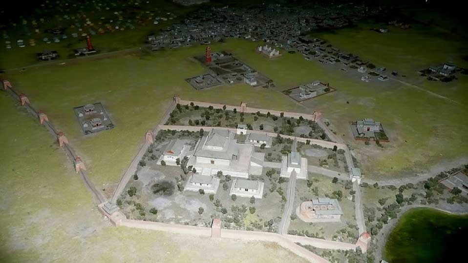 Maqueta del Palacio del Khan en KarakÃ³rum expuesta en el Museo Nacional de Historia de Mongolia con sede en Ulan Bator. (Dominio pÃºblico)