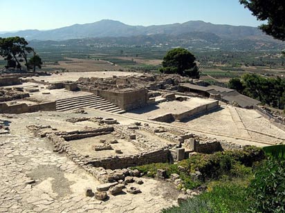 Palace-complex-Ruins-of-Phaistos.jpg