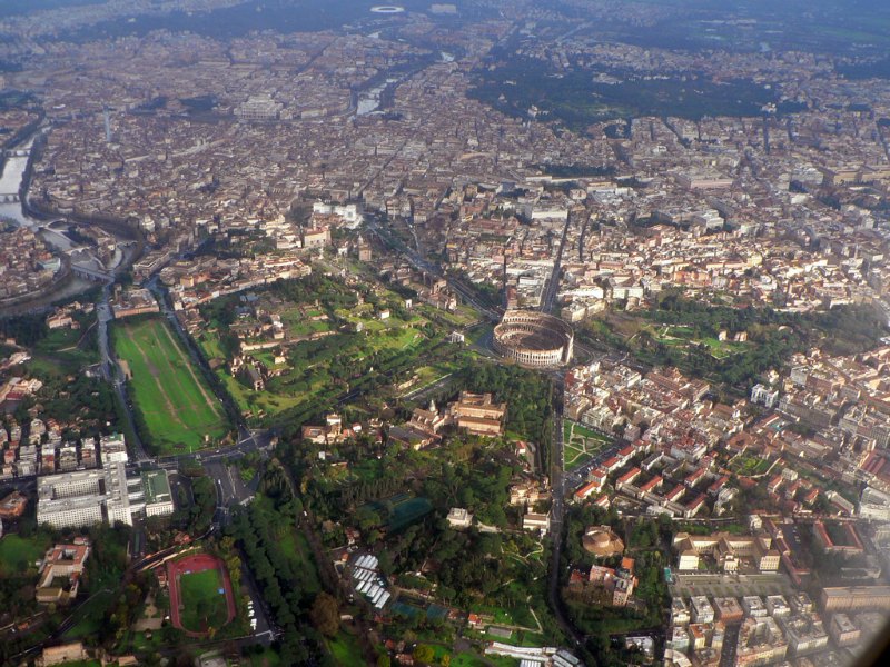 Vista aérea del centro de Roma, ciudad que será destruida según las profecías atribuidas a San Malaquías. (Oliver-Bonjoch/CC BY-SA 3.0)