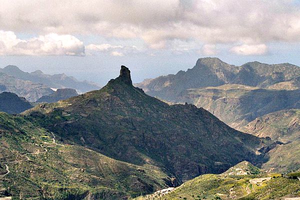 El Roque Bentayga, una de las formaciones rocosas más singulares de Gran Canaria (Wikimedia Commons)