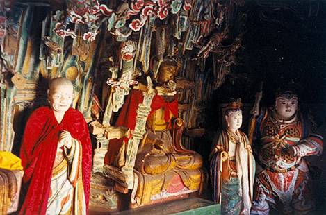 Estatuas-Monasterio-Xuan-Kong-Si.jpg