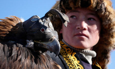 El arte ancestral de la caza con águila dorada en Mongolia | Ancient  Origins España y Latinoamérica