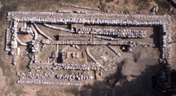 Vista aérea del templo Apollo Daphnephoros en Eretria. (Tomisti / CC BY-SA 3.0)