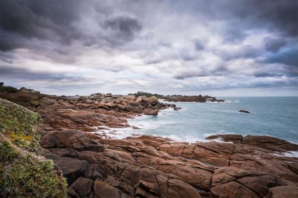 Línea de la costa de Bretaña, donde la inscripción de Brittany Rock denota una tragedia. (453169 / Dominio público)