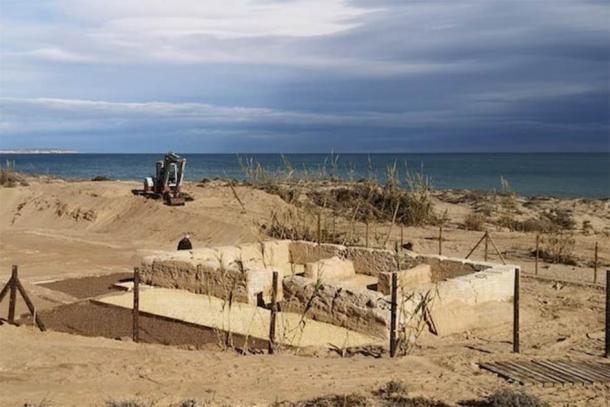 Obras de protección de la zona de La Torre del Descargador, en la costa oriental española. (Universidad de Alicante)