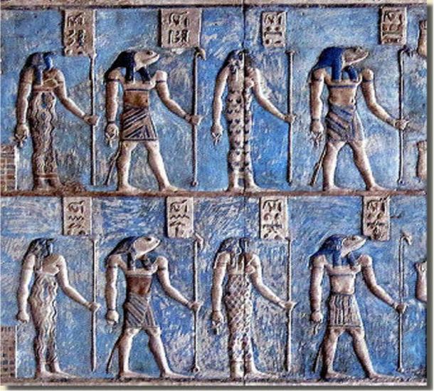 Detalle, relieve en el templo de Hathor en Dendera que muestra las cuatro parejas de la Ogdóada de Hermópolis.