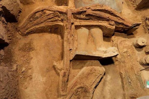 Un arco cruzado desenterrado entre los guerreros. Crédito: Emperador Qin Shi Mausoleo del Emperador