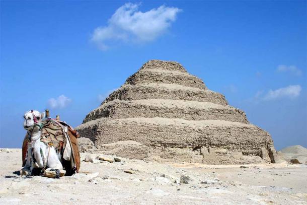 En su tiempo, Khaemweset restauró la famosa pirámide de Djoser. (Charles James Sharp CC BY-SA 3.0)