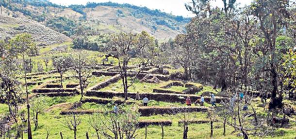 El complejo estÃ¡ en el sector de Pueblo Viejo, el cual se ubica a 15 kilÃ³metros de la ciudad de Paccha, cabecera cantonal de Atahualpa. Un estudioso de ruinas incas cree que se tratarÃ­a de una ciudadela agrÃ­cola. Foto: Fabrico Cruz / El TelÃ©grafo