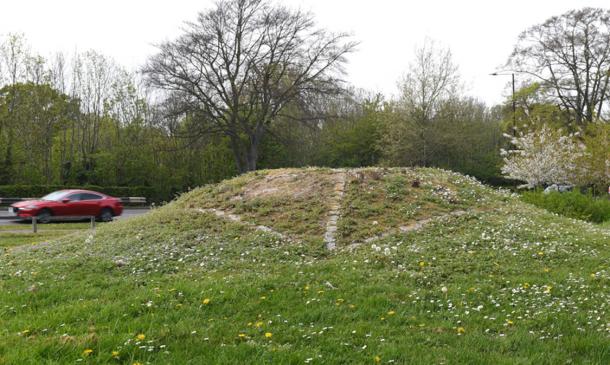 El sitio de entierro de Prittlewell al lado de una carretera en Essex, se cree que es el de Seaxa, hermano del rey Saebert. (MOLA)