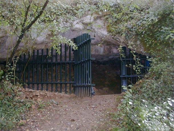 Entrada a la cueva Grotte de Cussac en Dordoña, Francia (Padawane / CC BY-SA 2.5)