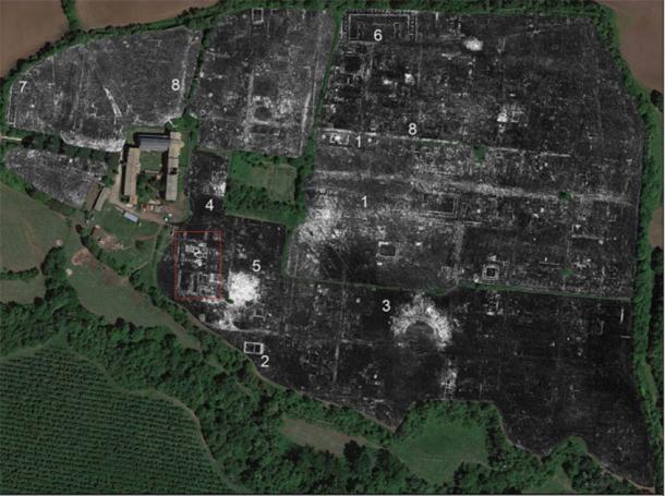 Tiempo de GPR, a una profundidad estimada de 0.80–0.85m. (Fotografía aérea: Google Earth; imagen de L. Verdonck / Antiquity Publications)