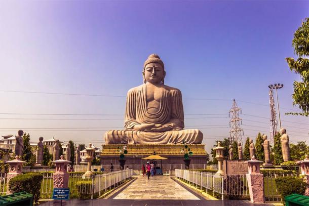 Estatua del Gran Buda en Bodh Gaya, India (rpbmedia / Adobe Stock)