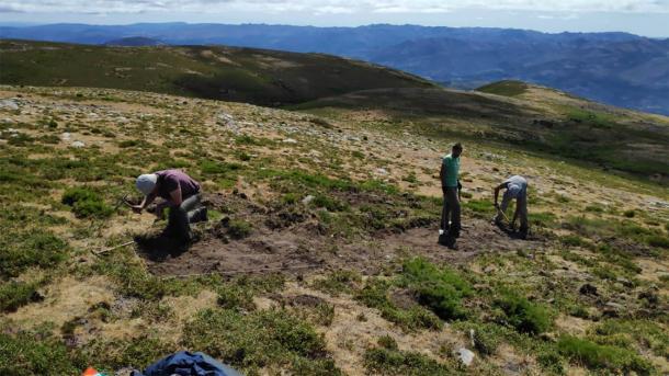 Los investigadores utilizaron imágenes y escaneos aéreos de alta tecnología para encontrar mucho más fácilmente lo que hace mucho tiempo estaba oculto a la vista debajo de los suelos del norte de España. (RomanArmy.eu)