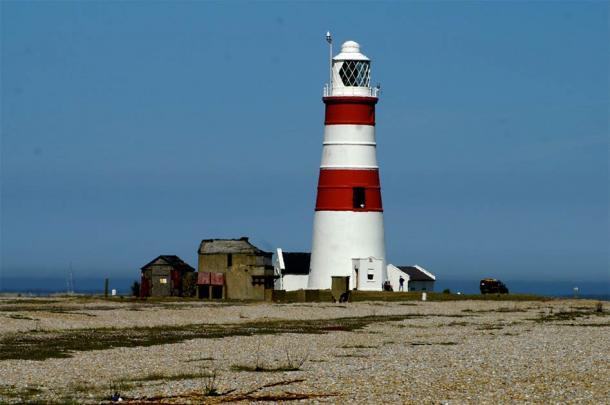 El faro de Orfordness, el faro más brillante del Reino Unido, que puede haber sido la fuente de las extrañas luces en los avistamientos de ovnis en el bosque de Rendlesham. (David Merrett / CC BY 2.0)