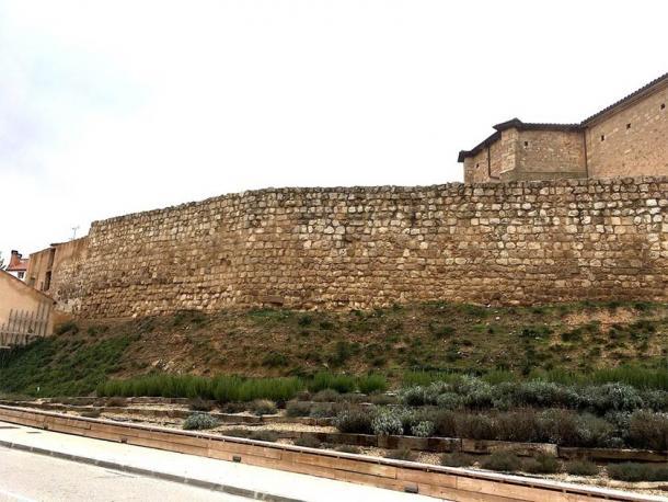 Sección de la muralla de la villa medieval de Almazán, España. (Retuerce Velasco, M. et. Al. / Universidad Complutense de Madrid)