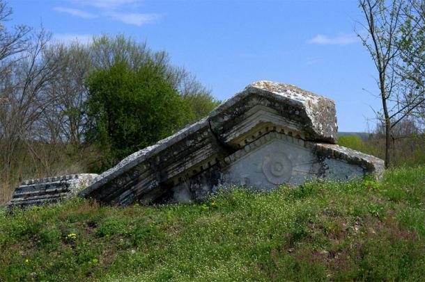 Las ruinas de la antigua ciudad romana Nicopolis ad Istrum donde se encontró la estela de inscripción romana. (crimip / Adobe Stock)