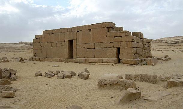 El templo de Qasr el-Sagha probablemente se construyó durante los reinados de Amenemhat IV o de la primera faraona de Egipto, Sobekneferu, en honor al dios cocodrilo Sobek. (Roland Unger / CC BY SA 3.0)