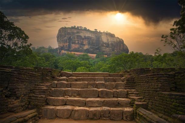 Imagen desde la distancia de Sigiriya en Sri Lanka. (Stock de Christian / Adobe)