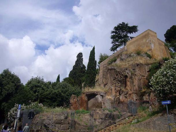 La roca Tarpeya ahora está descuidada y rara vez es visitada por turistas. (CC BY-SA 4.0)