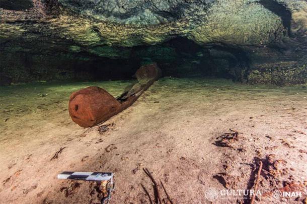 La canoa maya permanecerá in situ de acuerdo con los protocolos de la UNESCO. (INAH)