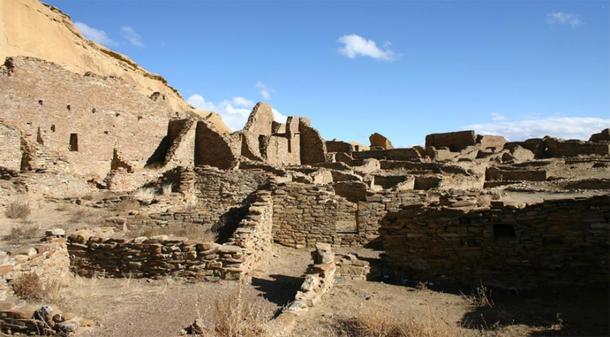 El muro norte y el bloque de habitaciones de Pueblo Bonito, la más grande de las grandes casas en el Cañón del Chaco. Pueblo Bonito es considerado ampliamente como el centro del mundo chaqueño. (Foto: Thomas Swetnam)