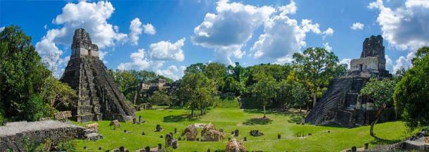 Panorama de Tikal, Guatemala. (Simon Dannhauer / Adobe Stock)