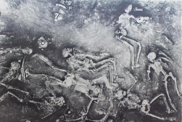 Pintura de los esqueletos encontrados en Mohenjo Daro. Fuente de la imagen: Wikimedia