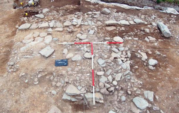 Restos de un edificio cuadrado de piedra desenterrado en Holy Island, del período galés-romano. (Fideicomiso Arqueológico de Gwynedd)