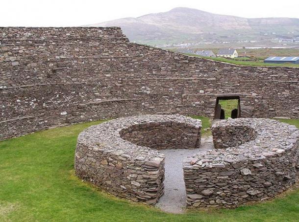 Piedra de Ringfort , "Anillo de Kerry" en Irlanda. (Francis Bijl / CC BY 2.0 )