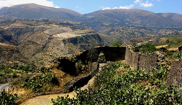 Ruinas de Huari (Wari) en Ayacucho, PerÃº. (Peru Tours de Aventura)