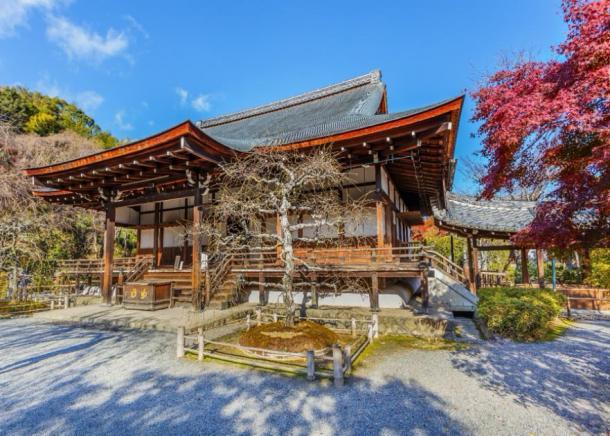 El antiguo Templo Tenryuji, donde se encontró la fábrica de sake en Kyoto, Japón. coward_lion/ Adobe stock