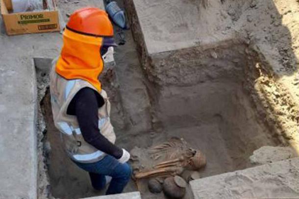 El esqueleto de Chimú se encontró arrodillado e inclinado. (Andina)