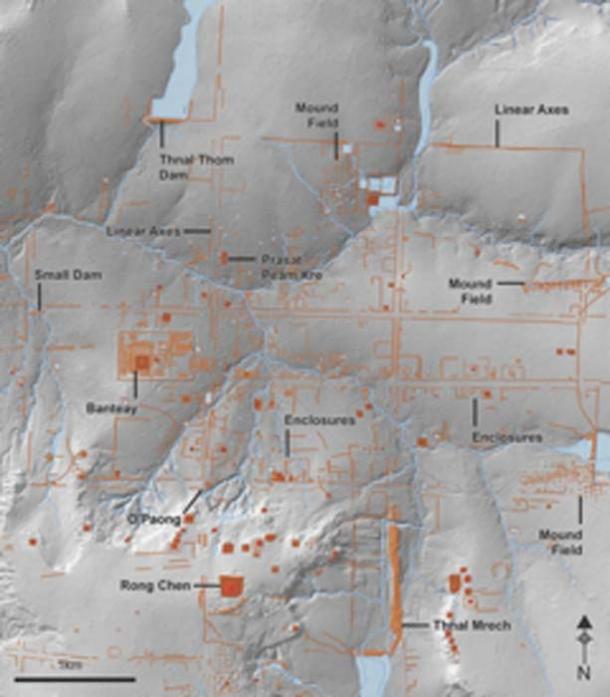 Mapa de la cuadrícula central de Mahendraparvata en la parte superior de un modelo de sombreado derivado de lidar. (Evans / Antiquity Publications Ltd)