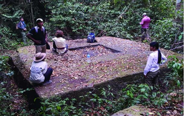 Un ejemplo de un sitio de templo recientemente documentado en los bosques de la región de Phnom Kulen. (Iniciativa arqueológica camboyana de Lidar / Antiquity Publications Ltd)