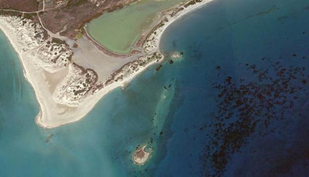 Las ruinas de Pavlopetri se encuentran a poca distancia de la costa, a solo unos metros bajo el agua en la bahía de Vatika, en el sur de Grecia. (Fondo Mundial de Monumentos)