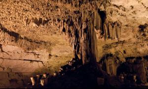 Los artefactos encontrados en la cueva sagrada podrían cambiar nuestra comprensión de los mayas